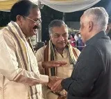 వెంకయ్య నాయిడు ఇంట ఉగాది వేడుకలకు హాజరైన గవర్నర్