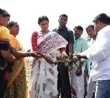 YSRTP Chief Sharmila fires on KCR