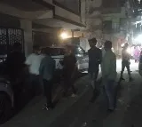 Major quake shakes north India, triggers panic