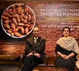 భోజనాలకు ముందు బాదములు తినడం వల్ల ప్రీ డయాబెటీస్‌తో బాధపడుతున్న కొంతమంది రోగులలో  బ్లడ్‌ షుగర్‌  స్థాయిలు మెరుగుపడ్డాయి