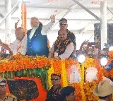 K'taka: Security breach during PM Modi's roadshow; one held