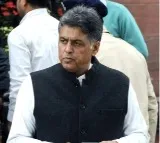 Manish Tewari moves adjournment notice against Rahul's disqualification