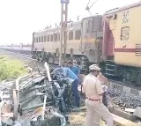 Sec'bad-Vizag Duronto loco damaged after hitting vehicle