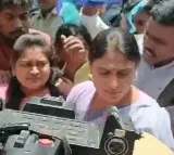 Sharmila detained during protest at TSPSC office in Hyderabad