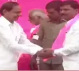 Maharashtra farmers leader joins BRS