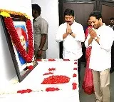 Telangana, Andhra Pradesh CMs pay tributes to Jyotirao Phule