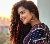 Anupama Parameswaran turns cinematographer