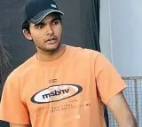 Renu Desai blessed his son Akira who starts his career as a music director