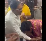 Yediyurappa son takes blessings of congress leader