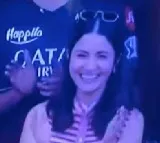 Anuskha sharma erupts in joy after virat scores half century