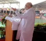 Amit Shah reaches Hyderabad
