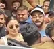 Virat gets angry after fans mob him and anuskha for selfie