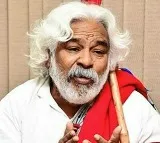 Gaddar praises YSRTP Chief YS Sharmila