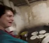 Priyanka Gandhi makes dosa in Mysore