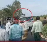 ex minister shankar narayana got bitter experience at gadapa gadapa program