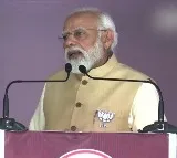 Congress is joining hands with anti national forces alleges Narendra Modi