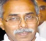 YS Viveka daughter to hyderabad cbi office