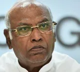 Siddaramaiah meets Kharge