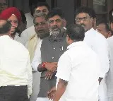 Congress announces Siddaramaiah as Karnataka CM, Shivakumar his only DyCM