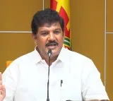 dhulipalla narendra sensational tweet on jagan