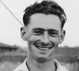 Cricket Australia mourns death of former captain Brian Booth