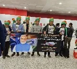 Show Of Music Dance Colours As NRIs Charter Flight To Sydney To Greet PM