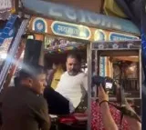 Rahul Gandhi night out in a truck to discuss drivers issues