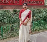 Narayanapet SP Venkateswarlu daughter Uma Harathi gets All India 3rd Rank in UPSC Civils
