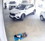 Car runs over toddler sleeping in Hyderabad parking lot
