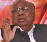 Komatireddy is changed says V Hanumantha Rao