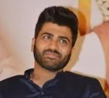 hero sharvanand met with accident