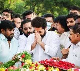Tarak faces trouble with fans at NTR Ghat