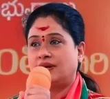 Vijayashanthi fires on Harish Rao