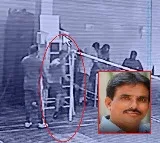 man collapses while playing shuttle cock in telangana