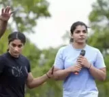 Wrestlers Sakshi Malik and Bajrang Punia resume government duties after meeting Amit Shah