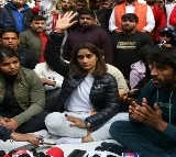 Wrestlers put 5 demands before Anurag Thakur