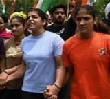 Wrestlers suspend protest till June 15 after meeting with Sports Minister Anurag Thakur