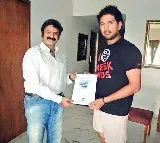 Yuvraj Singh wishes Nandamuri Balakrishna on his birthday