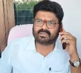 mulugu district brs president kusuma jagadish died with heart attack