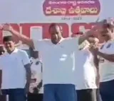 Minister Mallareddy dance in Telangana Run programm at peerzadiguda