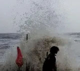 Cyclone Biparjoy affect Heavy rain in Gujarat