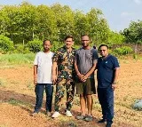 Dhoni hosts his friends at Ranchi farm house