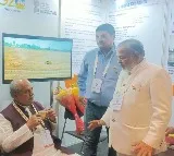 హైదరాబాద్‌లోని ధనుకా గ్రూప్ స్టాల్‌ను సందర్శించిన వ్యవసాయ మంత్రి