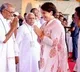 Congress focuses on keeping its flock together, going with all guns blazing