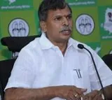 Congress leader Tulasi Reddy fires at YSRCP government