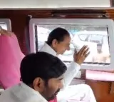 KCR leaves to Maharashtra with 600 vehicles convoy