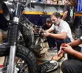 Rahul Gandhi turns as bike mechanic