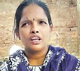 Ward Police protest against ycp leaders at cm jagan camp office
