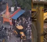 Hanuman Temple and dargah demolished in northeast Delhi