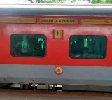 Pawan express runs for 10 km with broken wheel in Bihar